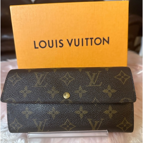 Louis Vuitton Sarah Long Wallet w/ Credit Card Slots, Box, Dust Bag & Chain - Picture 9 of 14